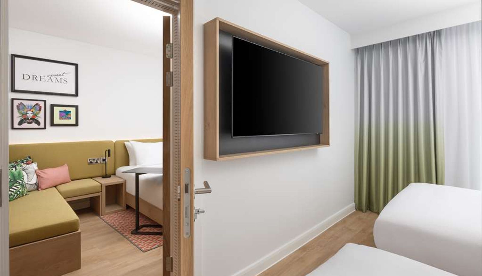 Room - Hampton by Hilton Nuneaton