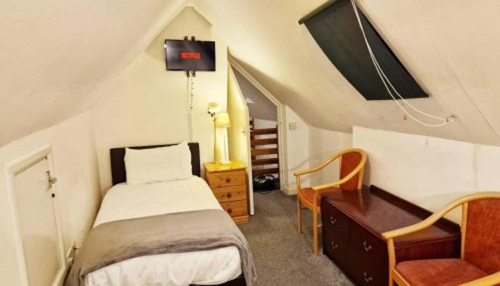 Zimmer - Tradesmen Inn 3-BR 6-beds & Gated Parking