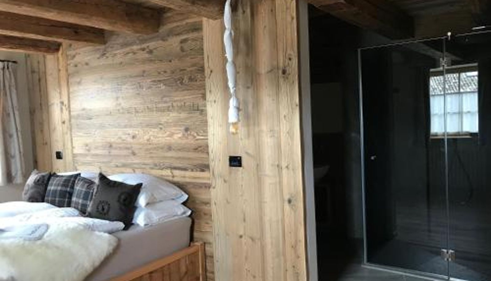 Suite - Grizzly Haus & Frosch Restaurant - Teritoria
