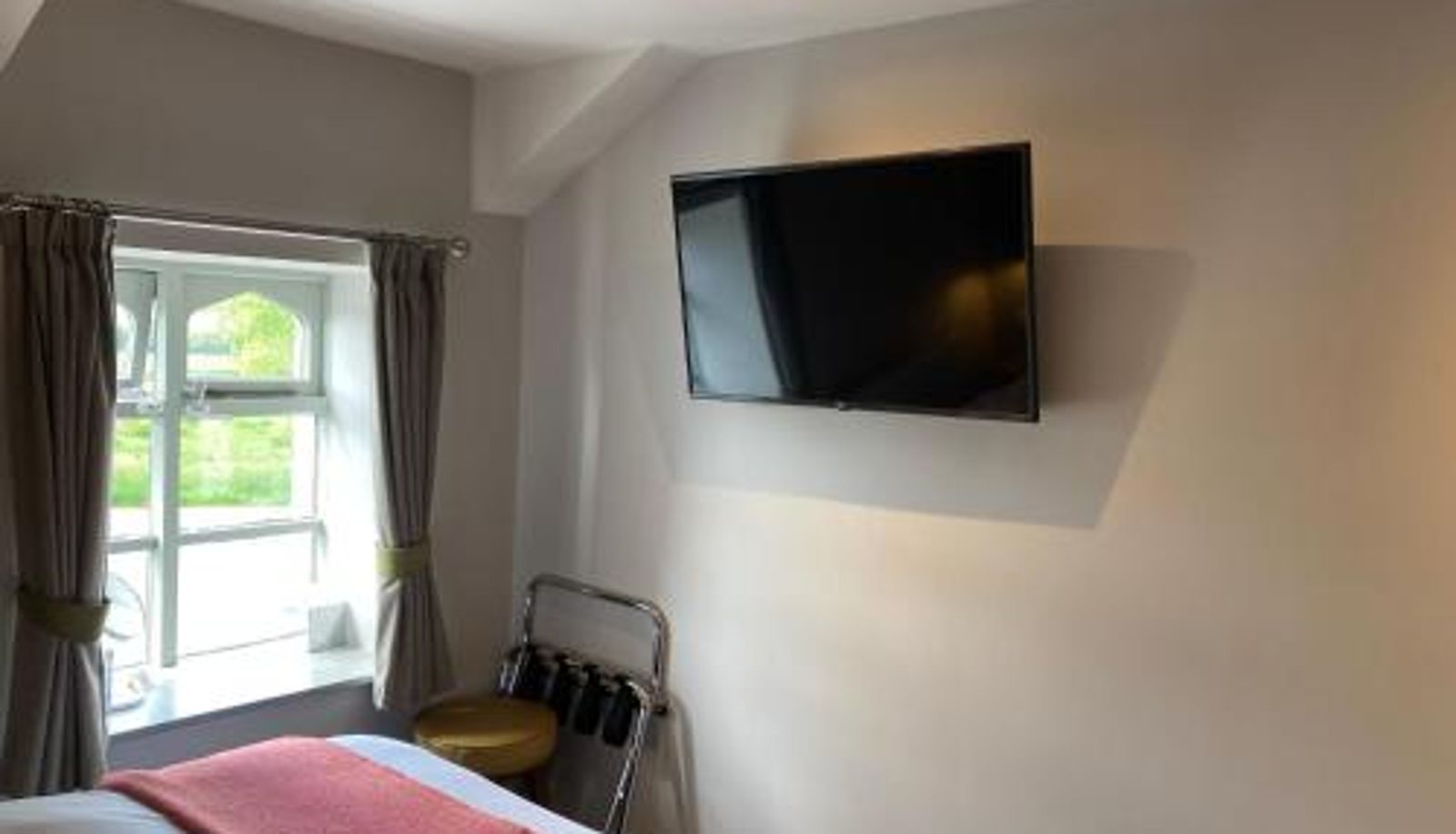 Info - The Stork Hotel