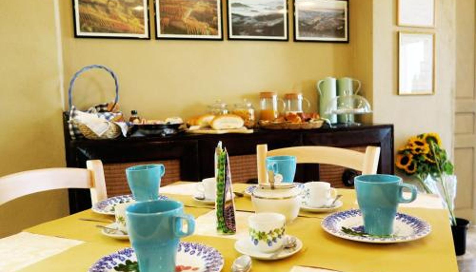 Salle de petit-déjeuner dans le restaurant - Ca Tupin