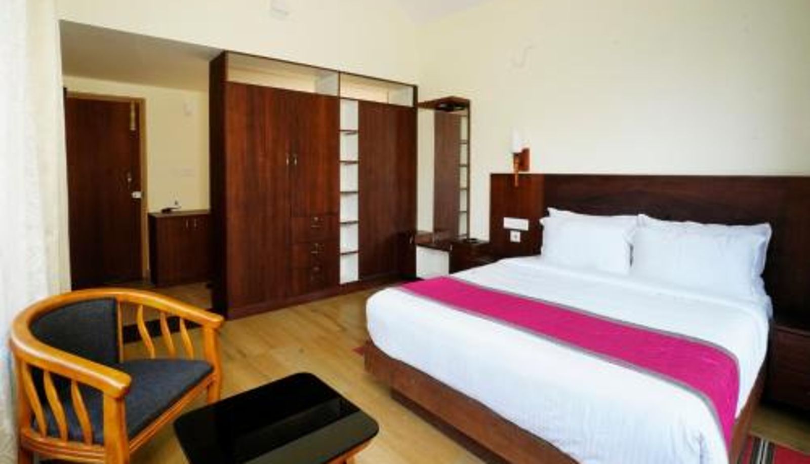 Zimmer - Wayanad Indeevara Luxury Resort and Spa