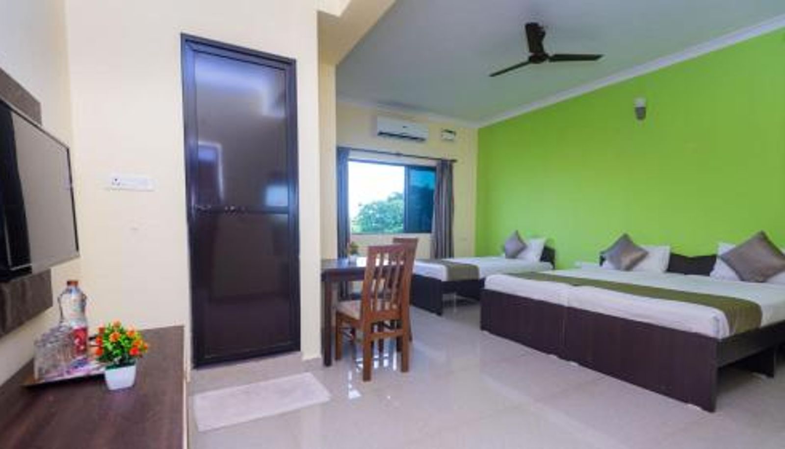 Familienzimmer - Hotel Spring Height Hotels Near Mall De Goa