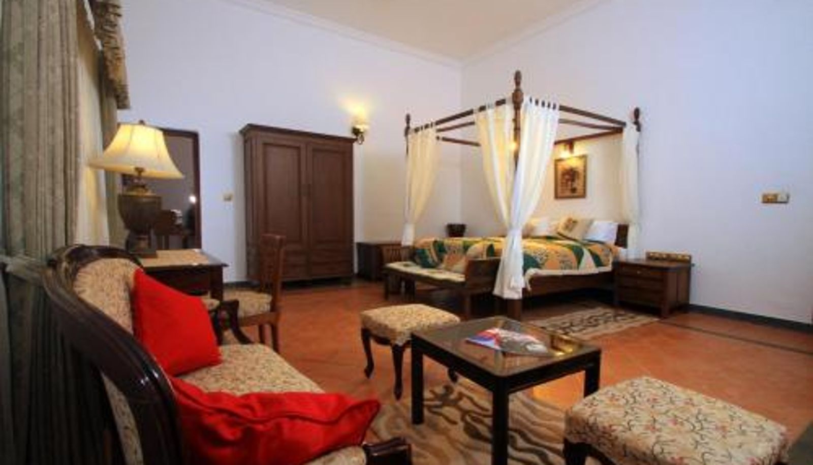 Room - Parisons Plantation Experiences by Abad