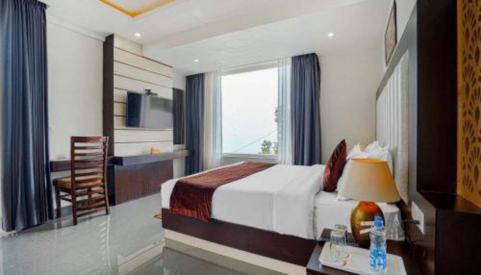 Room - Aliza Inn And Suites By SRS Hotels