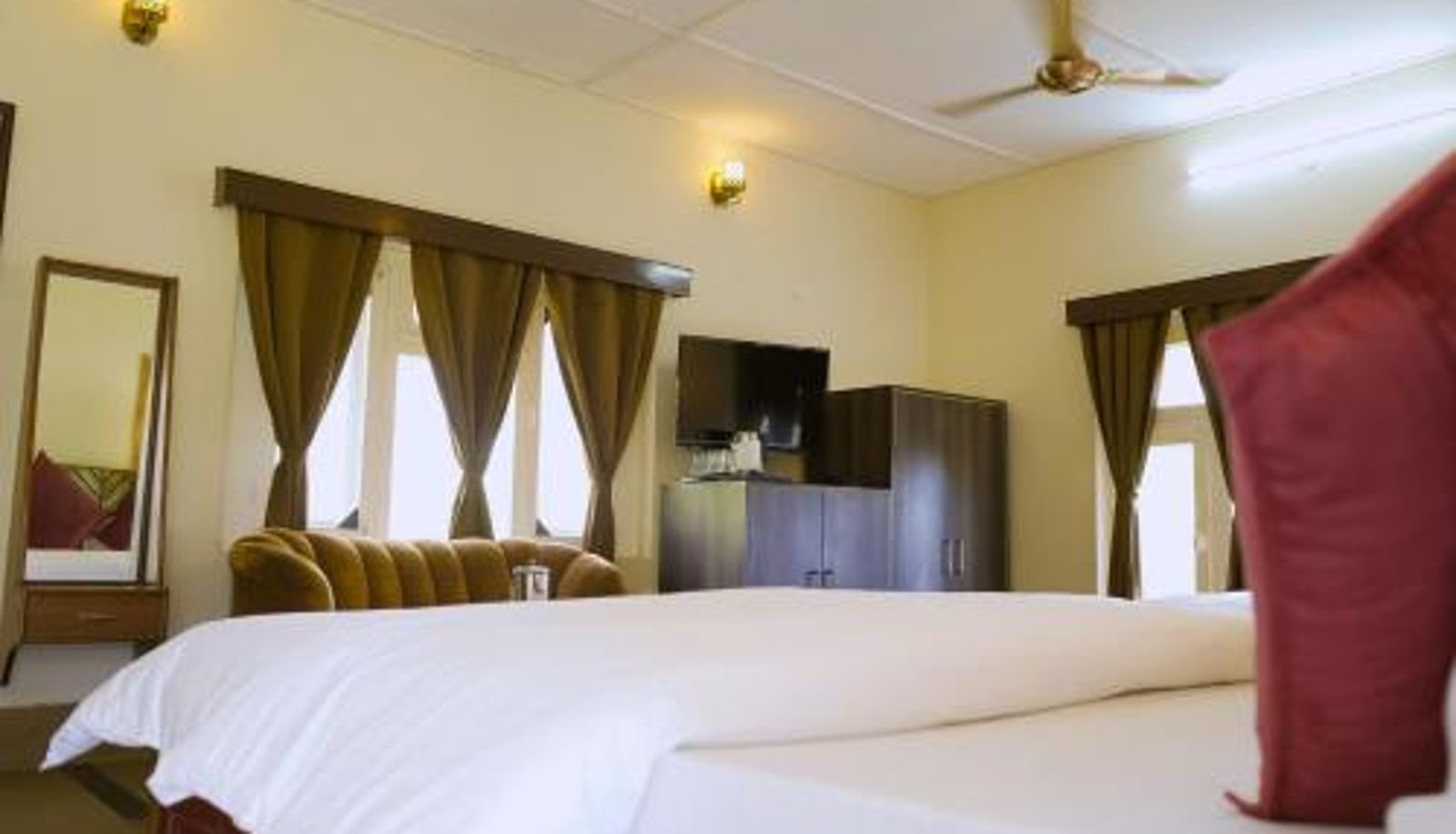 Kamer - Whispering Winds Resort