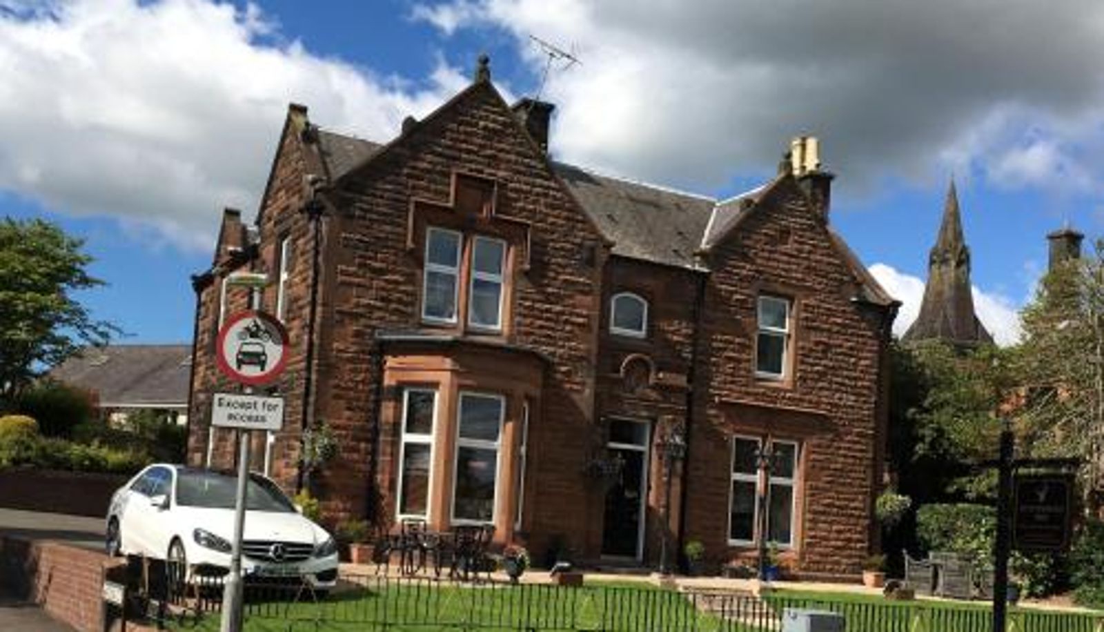 Info - The Huntingdon