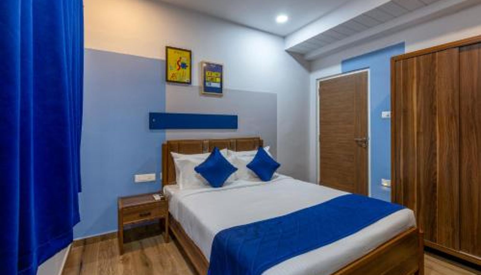 Room - Smart Stay by Isthara Vega. Kondapur