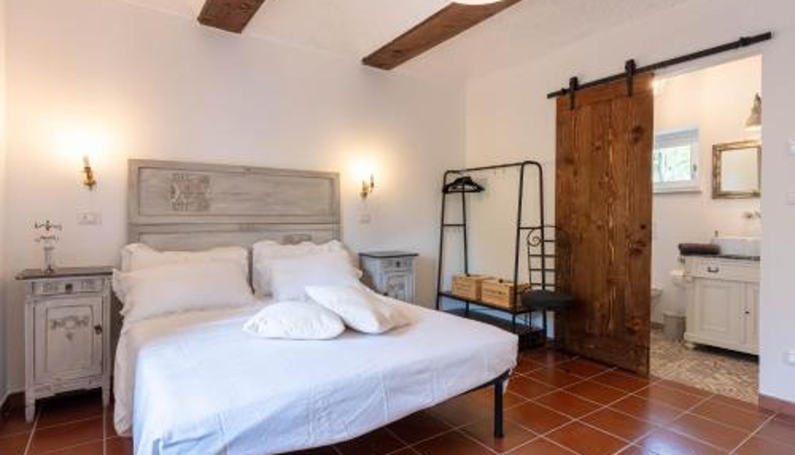 Camera - Public pool is 3 min away Piemonte Country House