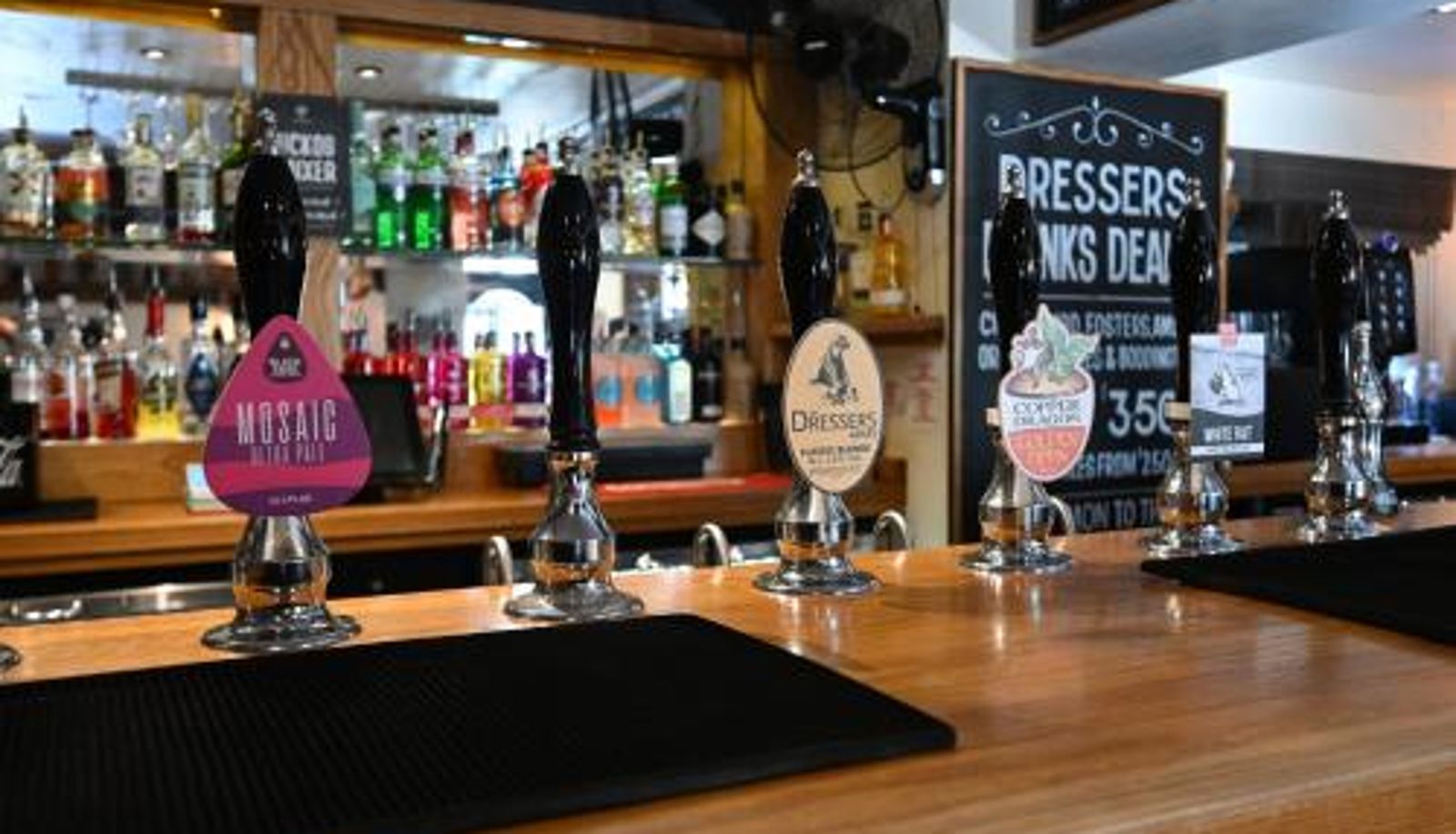 Bar - Rooms at The Dressers Arms