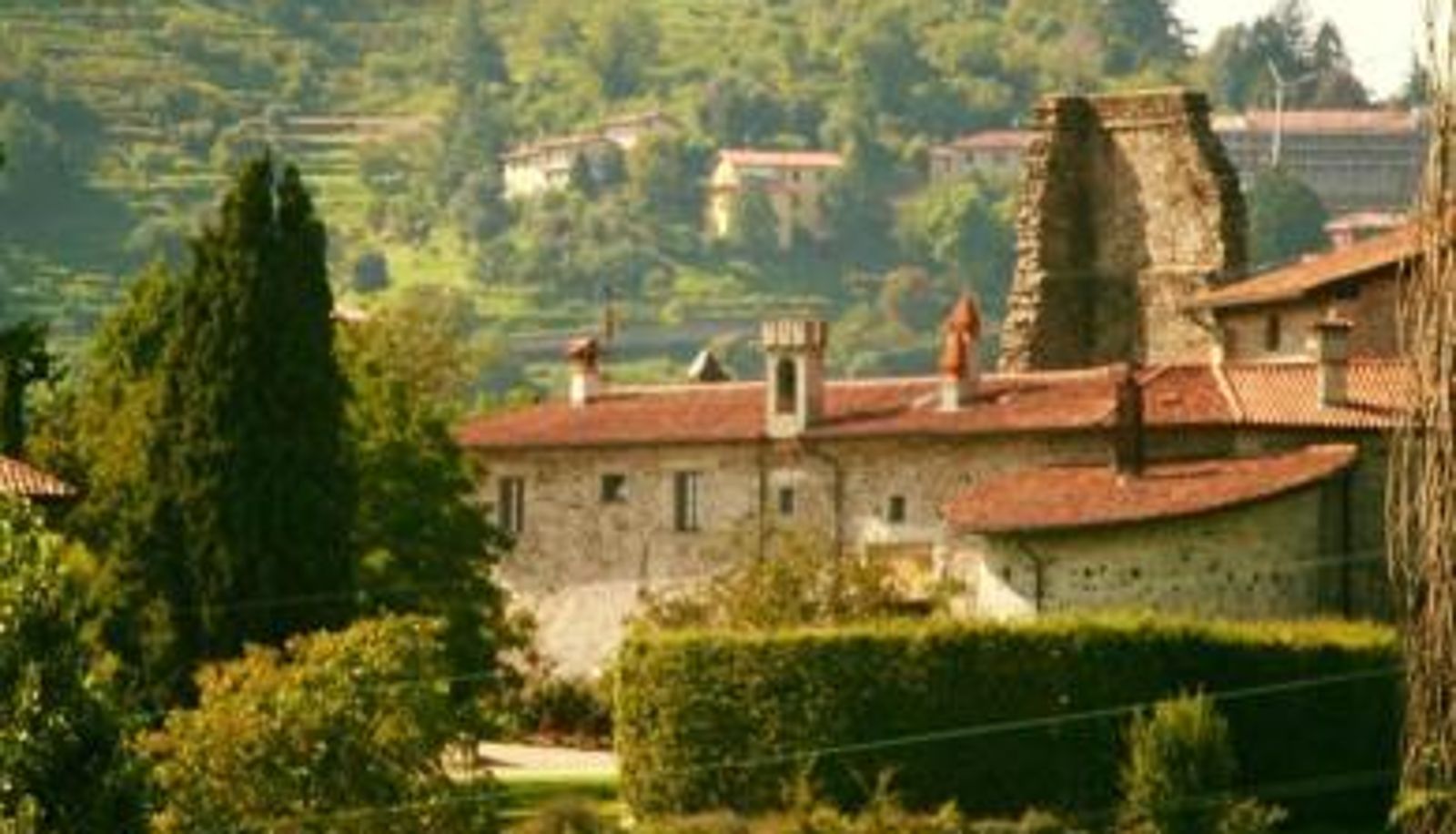 Buitenruimte van het hotel - Castello di Cernusco Lombardone