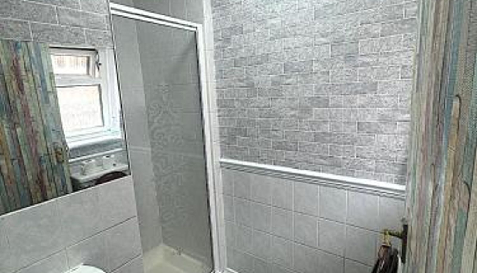 Bathroom - Tower Central hotel Albert Road