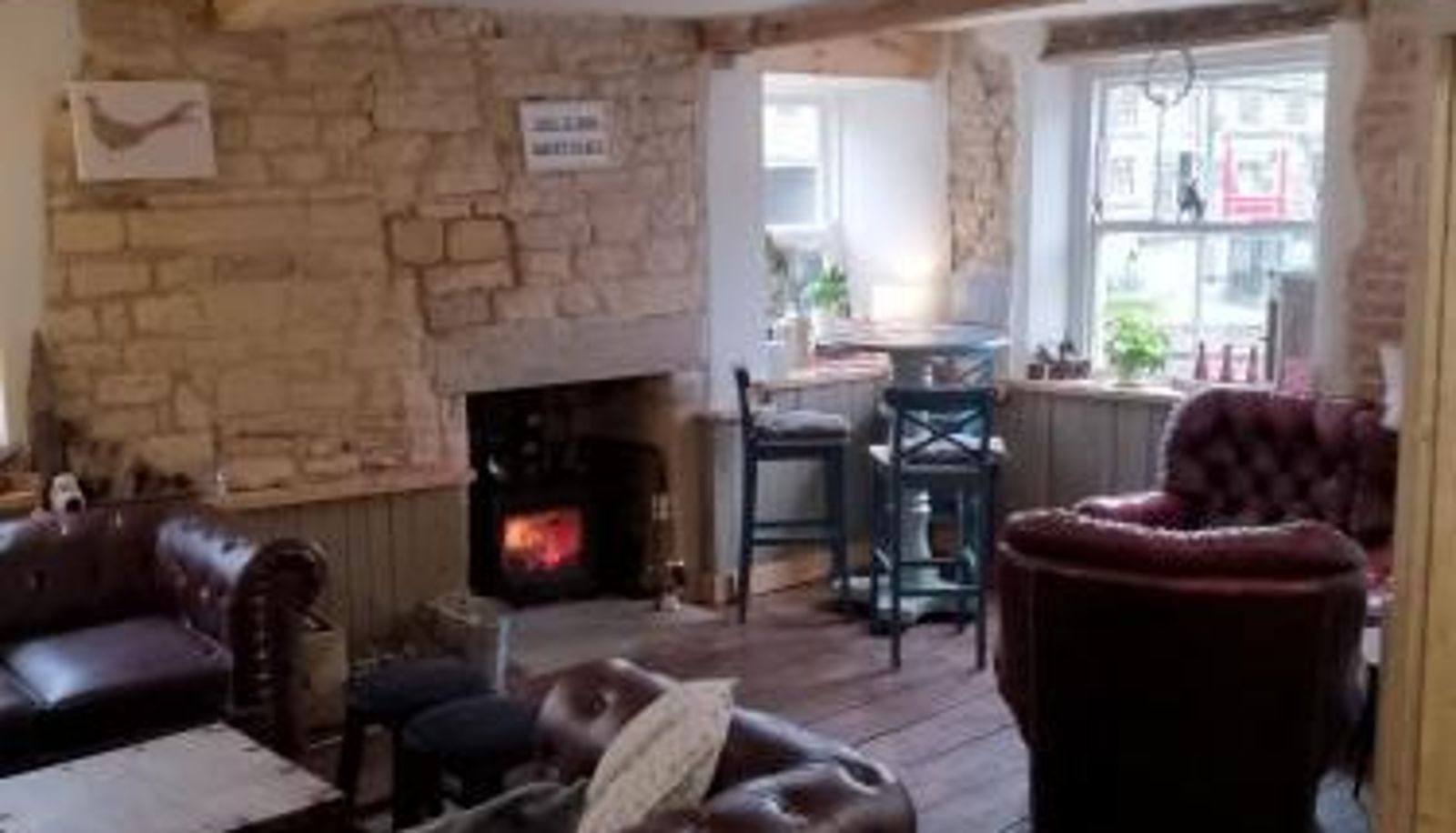 Salle de petit-déjeuner dans le restaurant - Sanctuary inn
