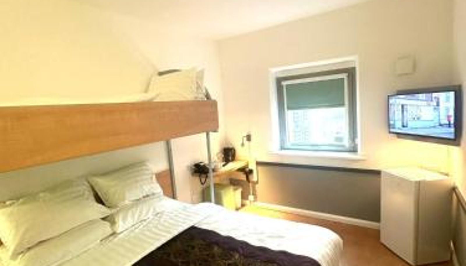 Camera standard - Cambridge Hotel Bradford Central