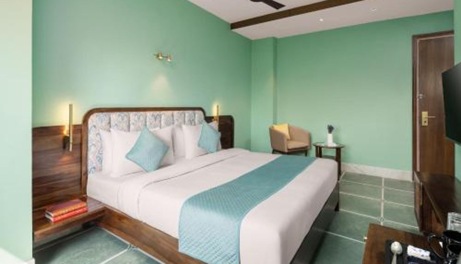 Room - Vrindavan- AM Hotel Kollection Raasvan