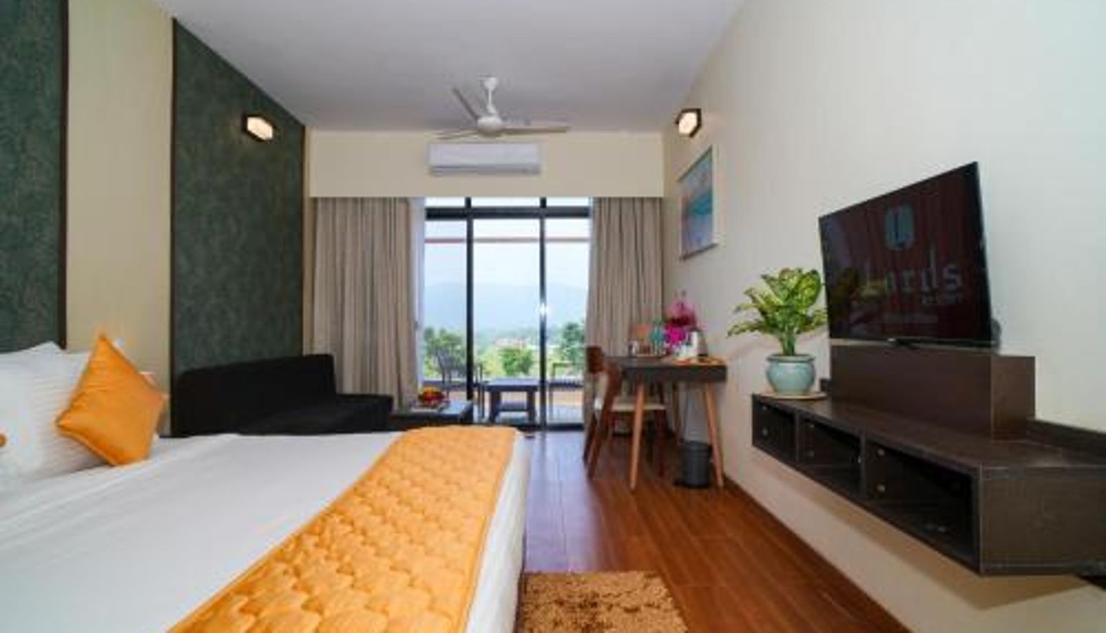 Kamer - Gaurav Lords Resort
