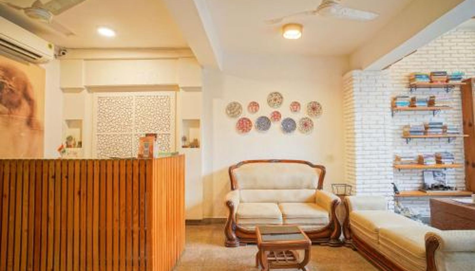 Rezeption - Hotel Ishan - A Ganges Riverside Retreat by Salvus