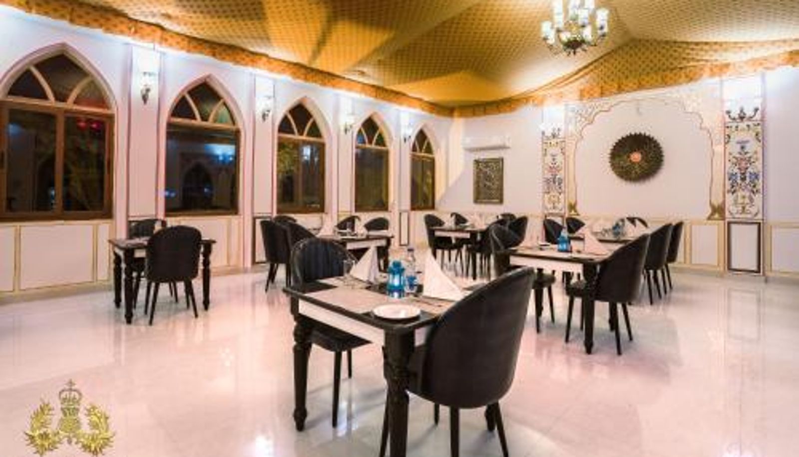 Frühstücksraum innerhalb des Restaurants - Highness Desert Camp