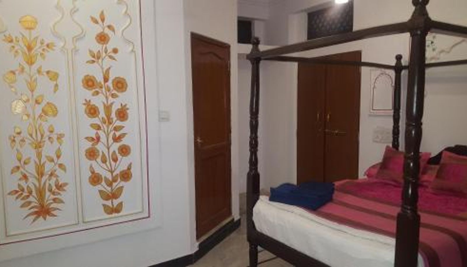 Room - Hari Niwas Guest House