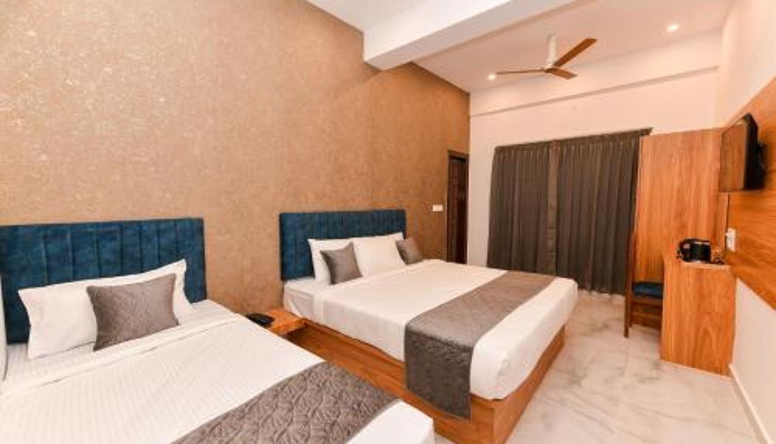 Room - Hotel Shine International