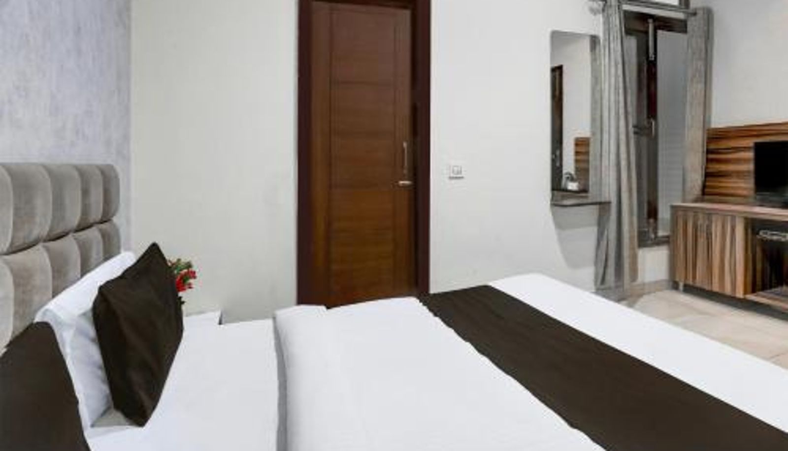 Dreibettzimmer - Super Collection O by OYO Railway Station Road Near Clock Tower