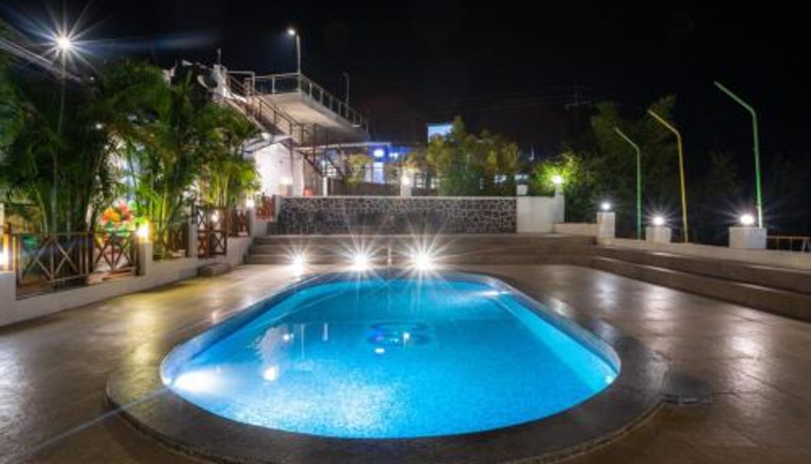 Piscina - Cloud 9 Hills Resort