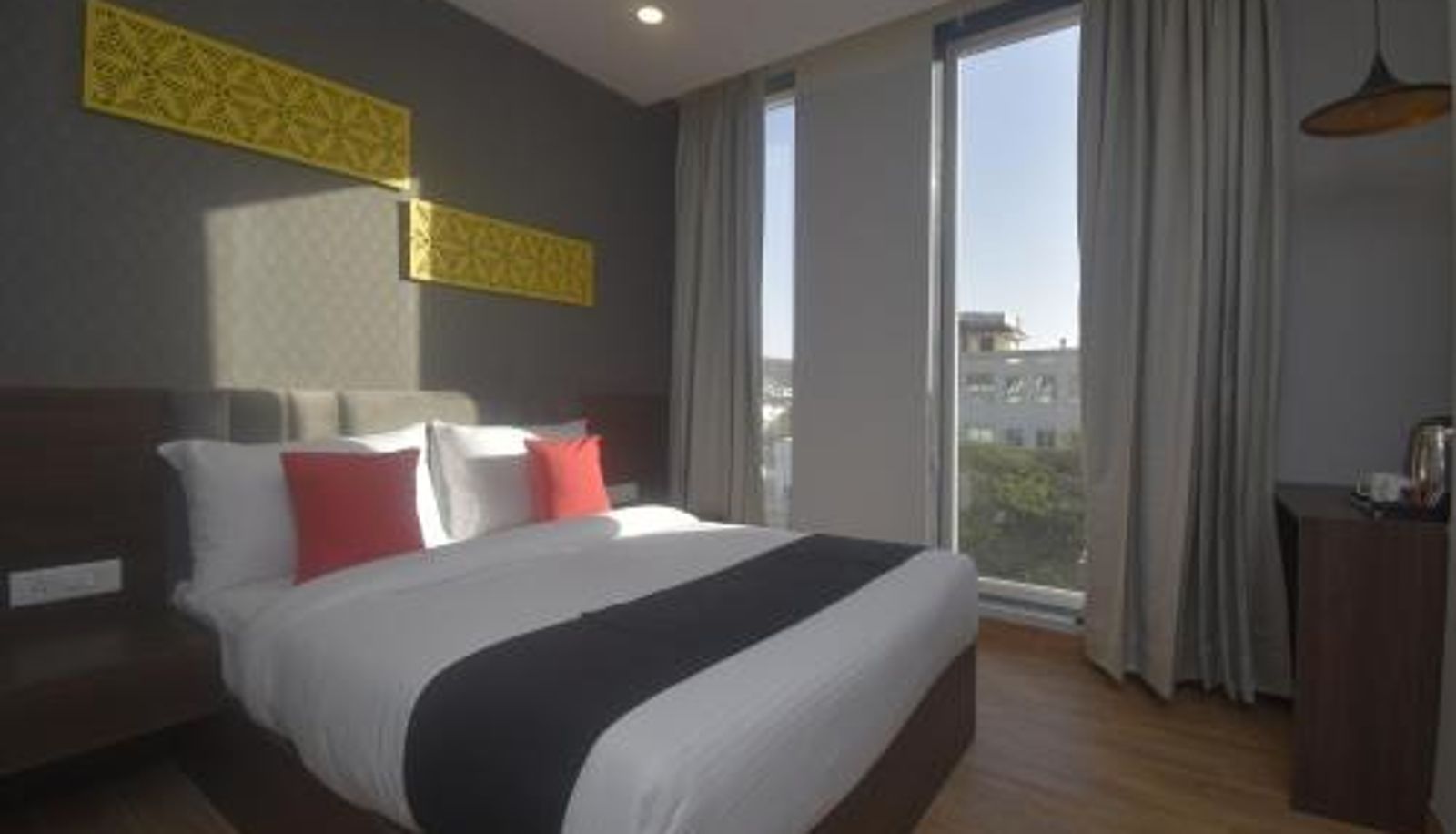 Kamer - Ka10 SQUARE HOTEL & BANQUETS