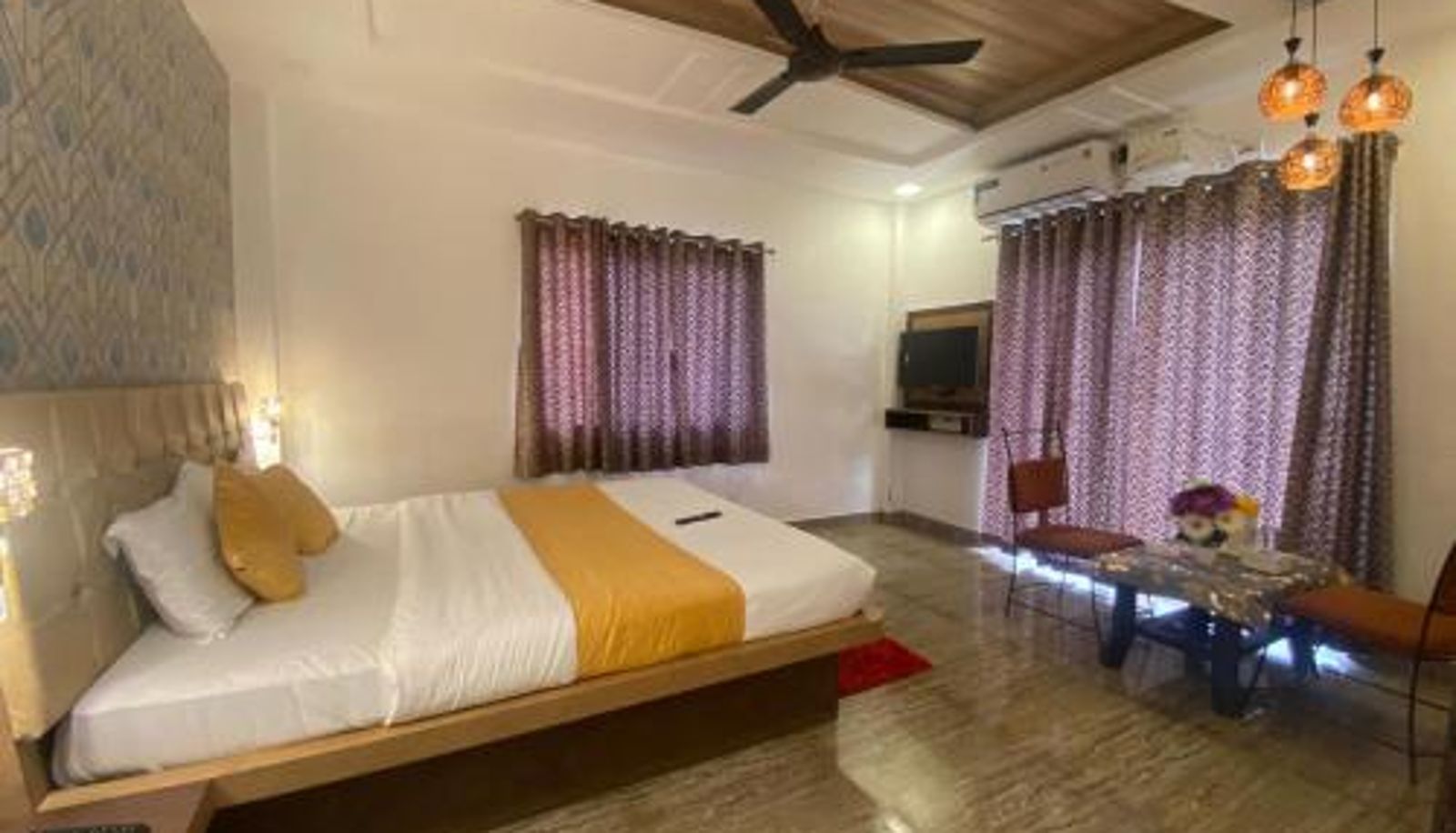 Kamer - Hotel Golden Galaxy and Restaurant