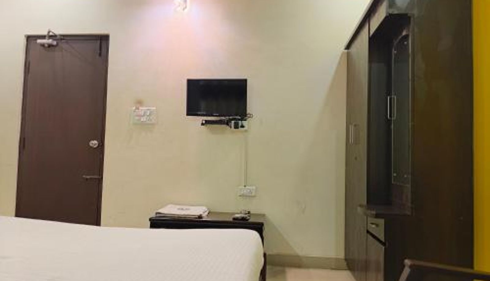Chambre - Adyah Comforts