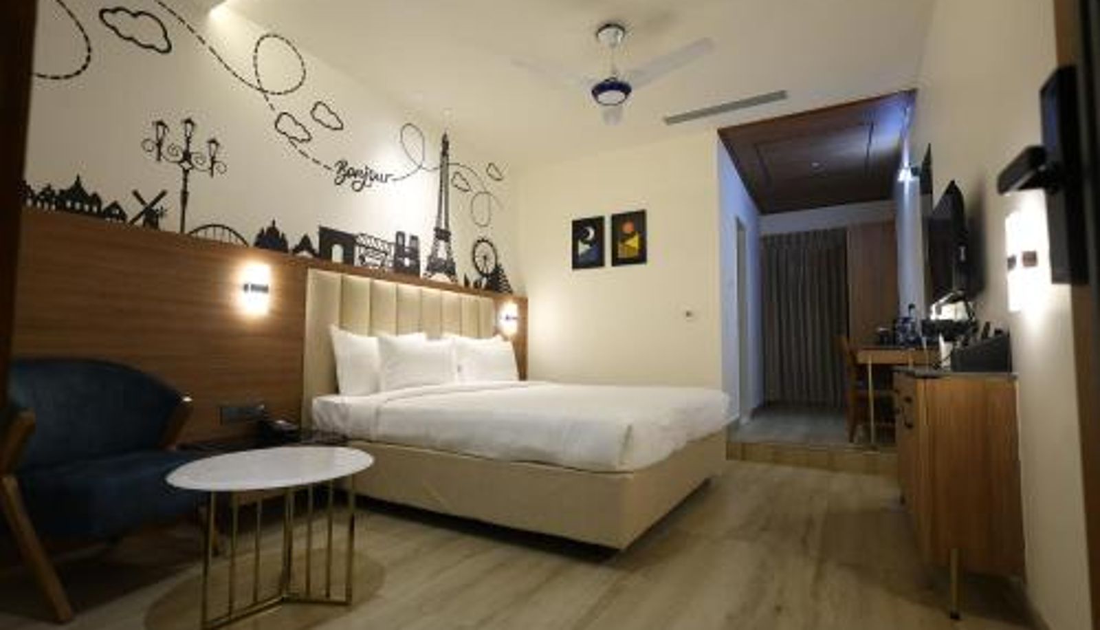 Room - The Oaks Elite