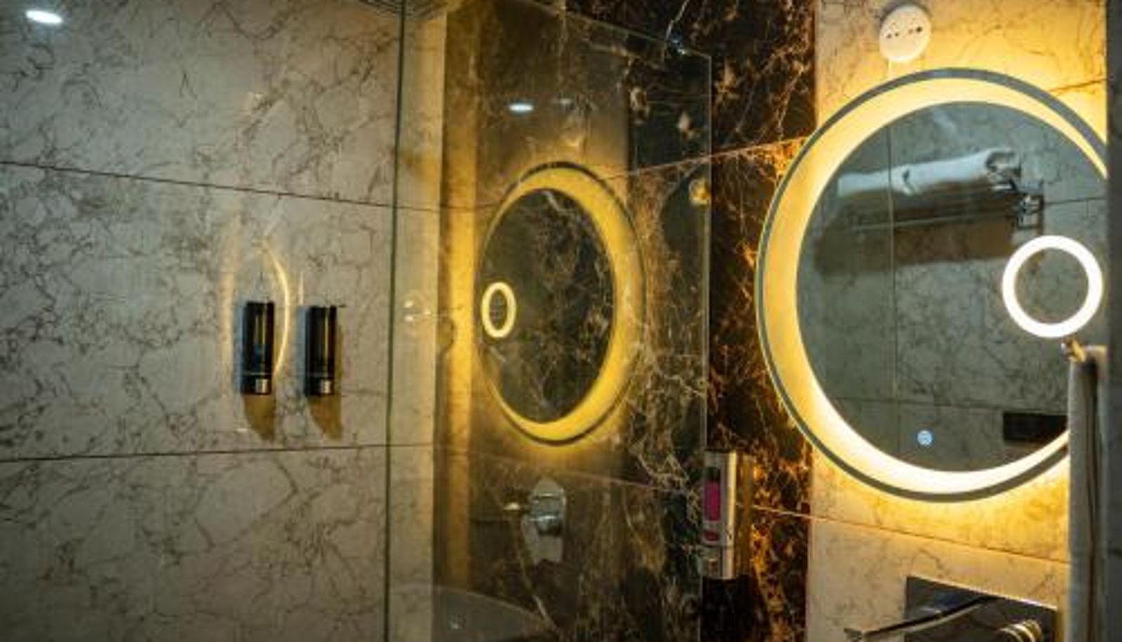 Badezimmer - Hotel W Grand - A Boutique Hotel
