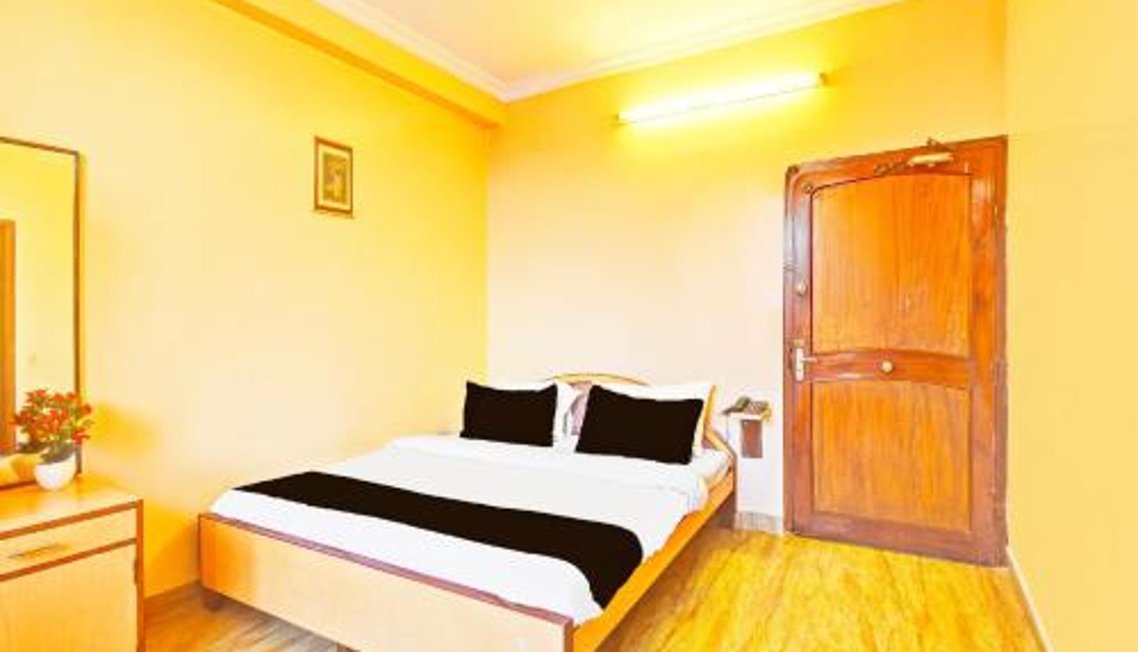 Dreibettzimmer - Super Collection O Hathroi Market Near Dhuleshwar Garden Formerly Hotel Rishi