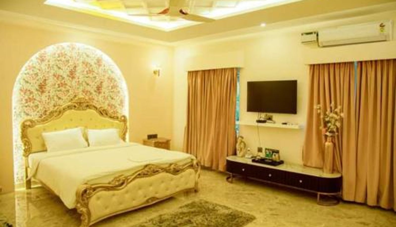 Room - CSR Landmark Resorts