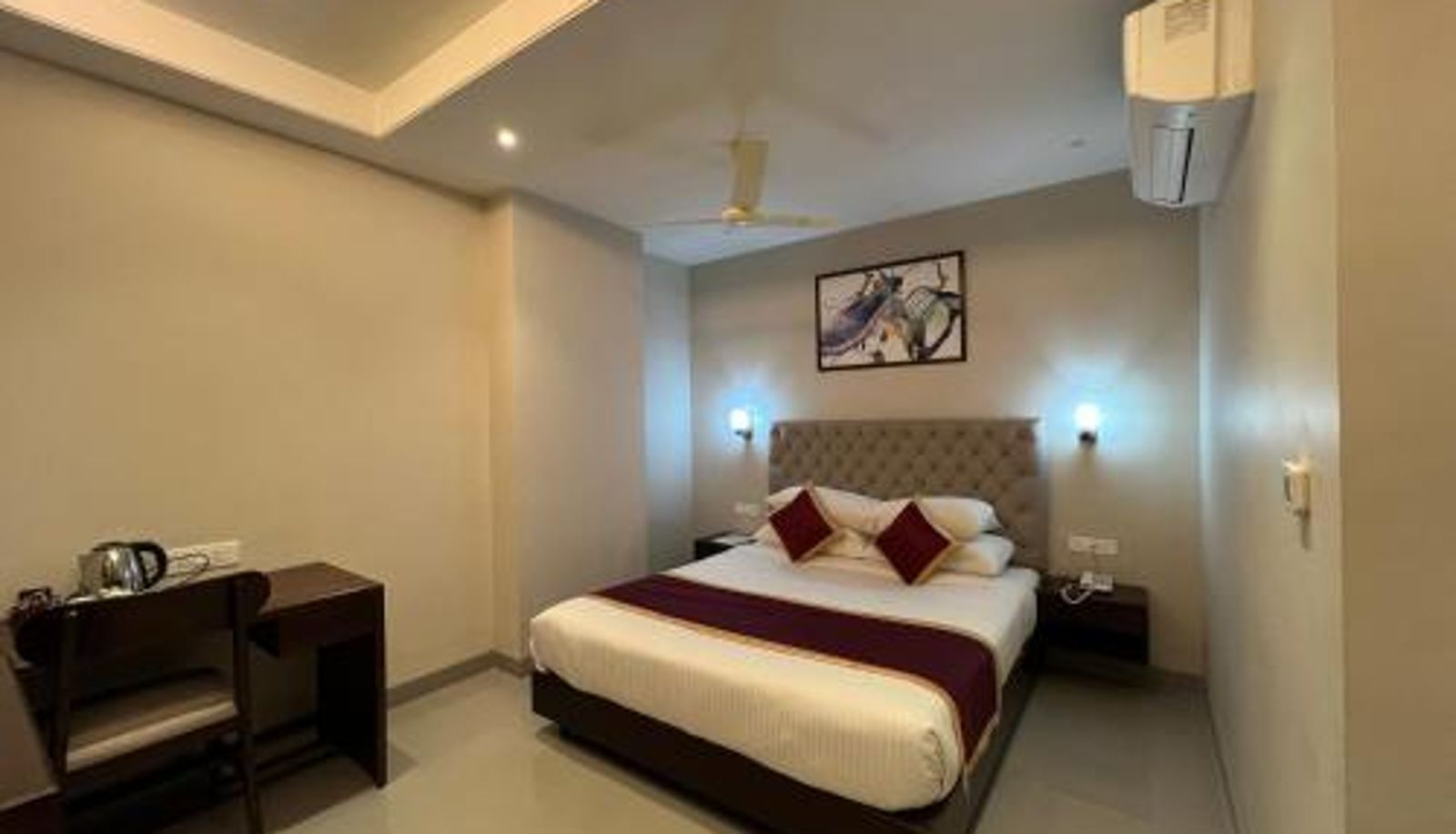 Room - The Land Sand Hotel