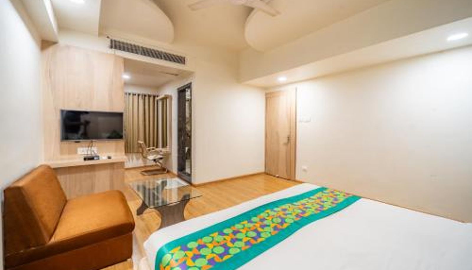 Zimmer - 100 Meters From Bhopal Junction Railway Station Treebo Kamal Regency