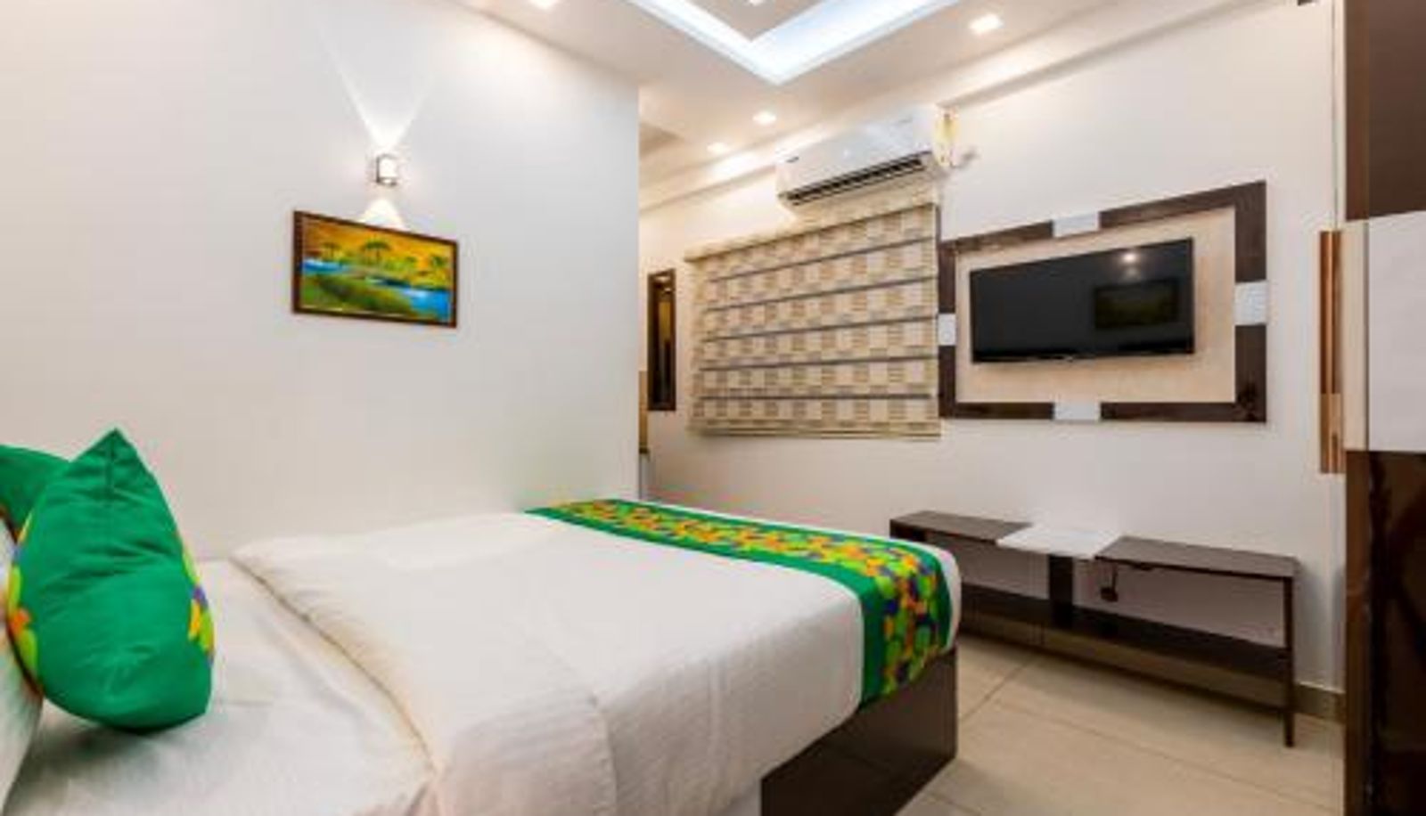Zimmer - 5 min From Cochin Airport Treebo Premium Cochin Airport