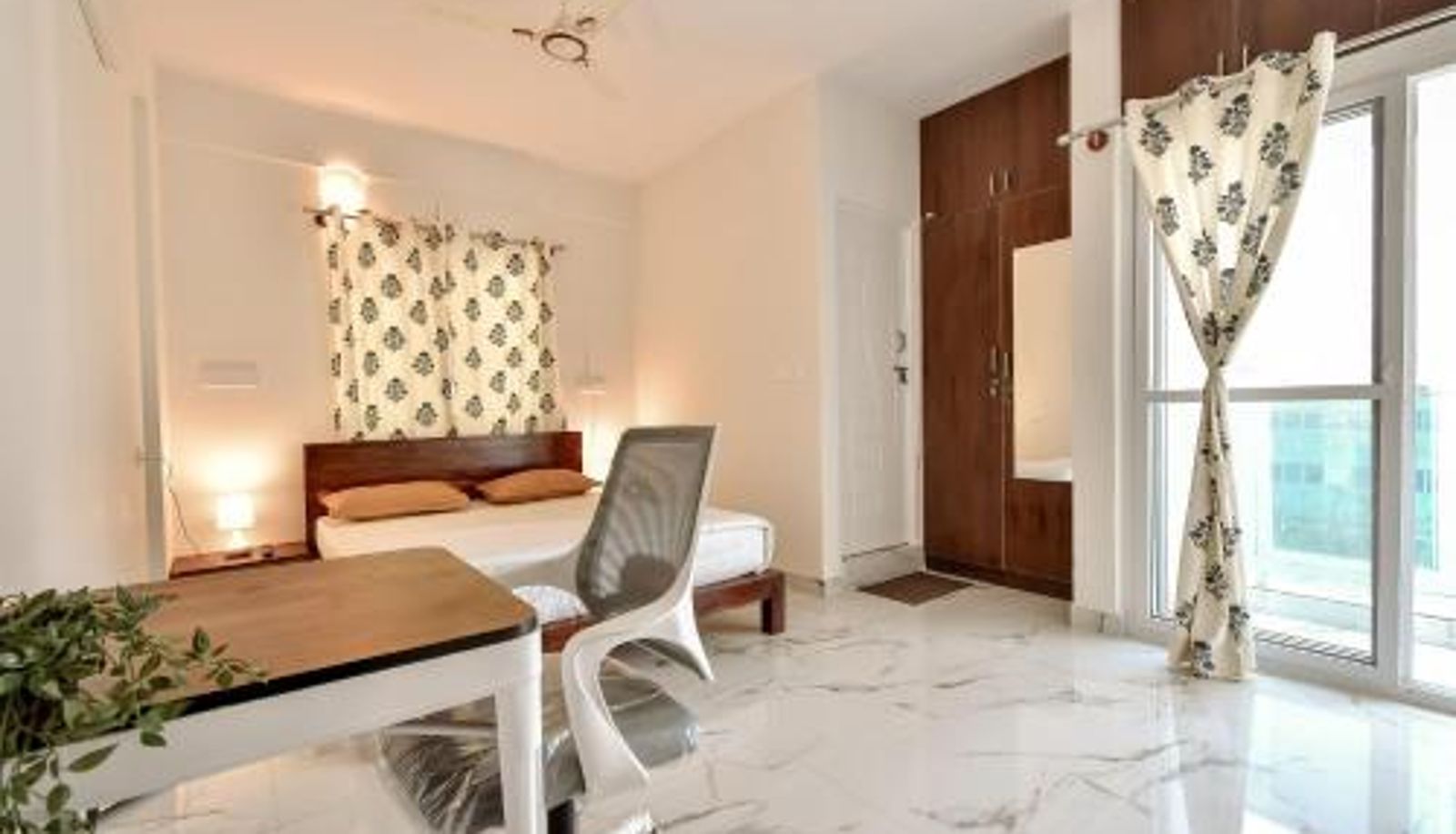 Kamer - Balcony Rooms in Brookefield Namma HomeSlice