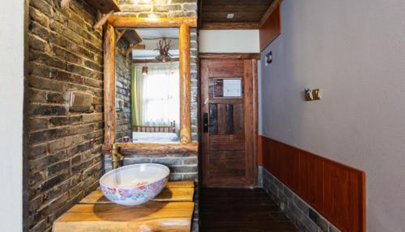 Bathroom - Butterfly Flowers Inn