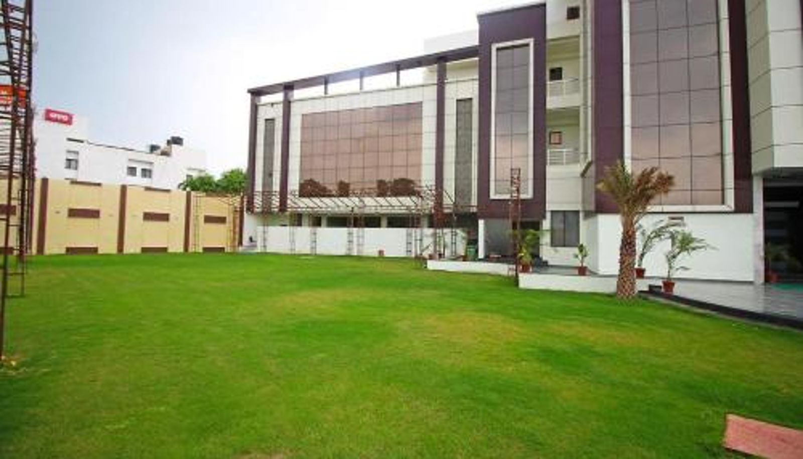 Info - Hotel Opal Courtyard
