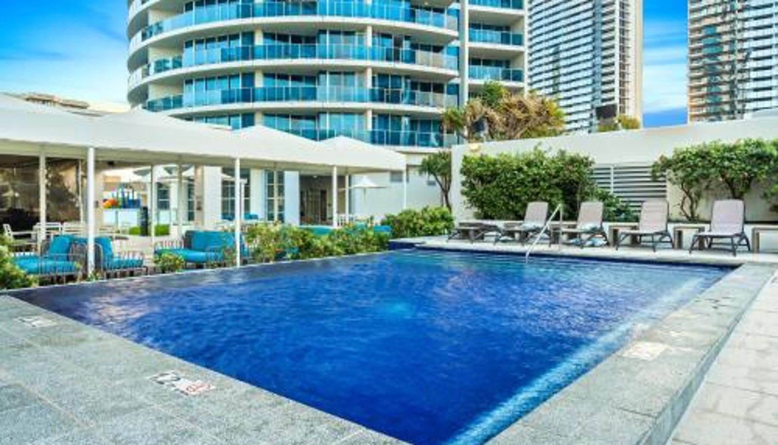 Piscina - H Residences - Lvl 26 Ocean View Apartments - Hosted by Wow Stay