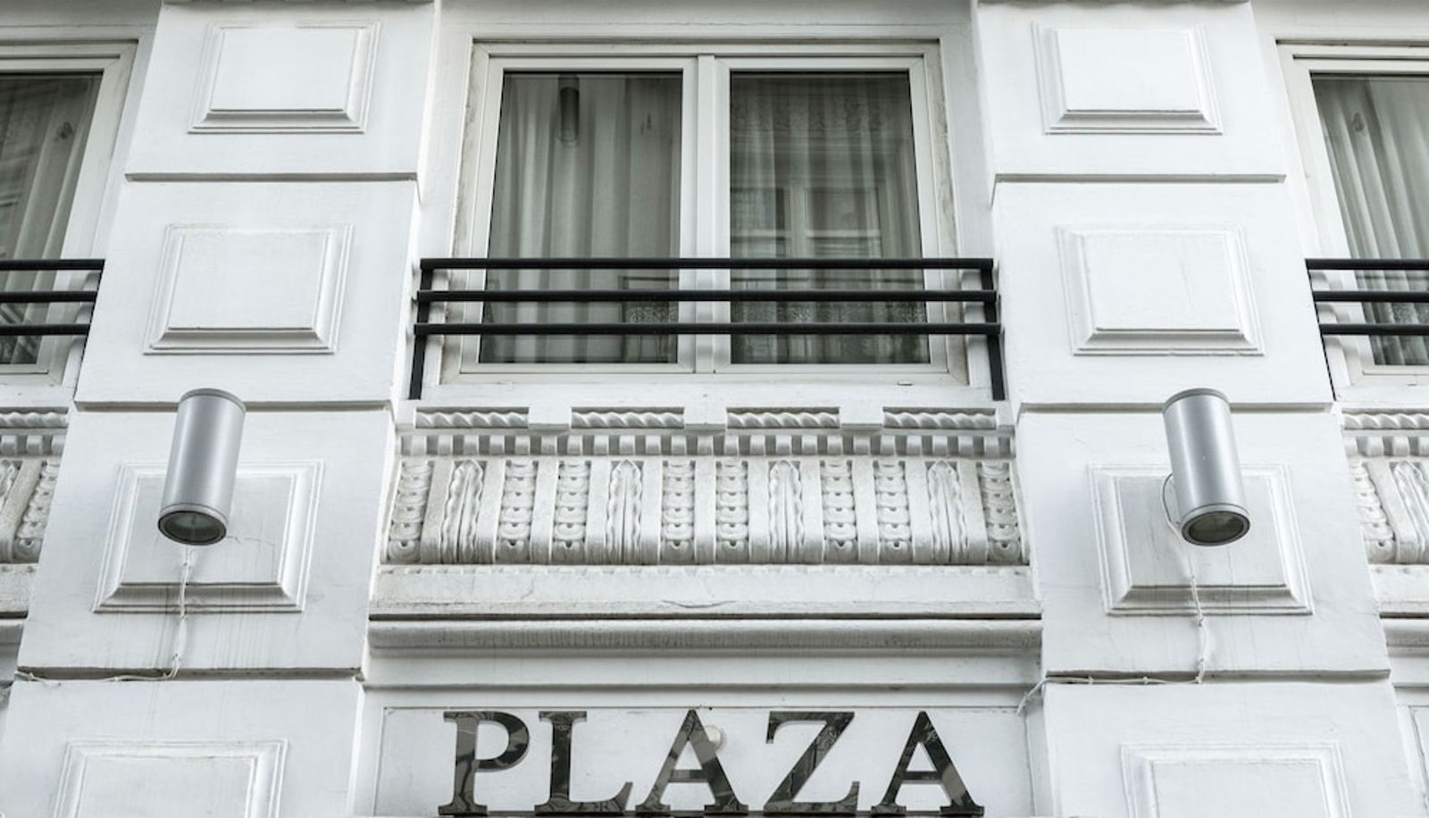 Info - Petit Palace Plaza de la Reina Hotel