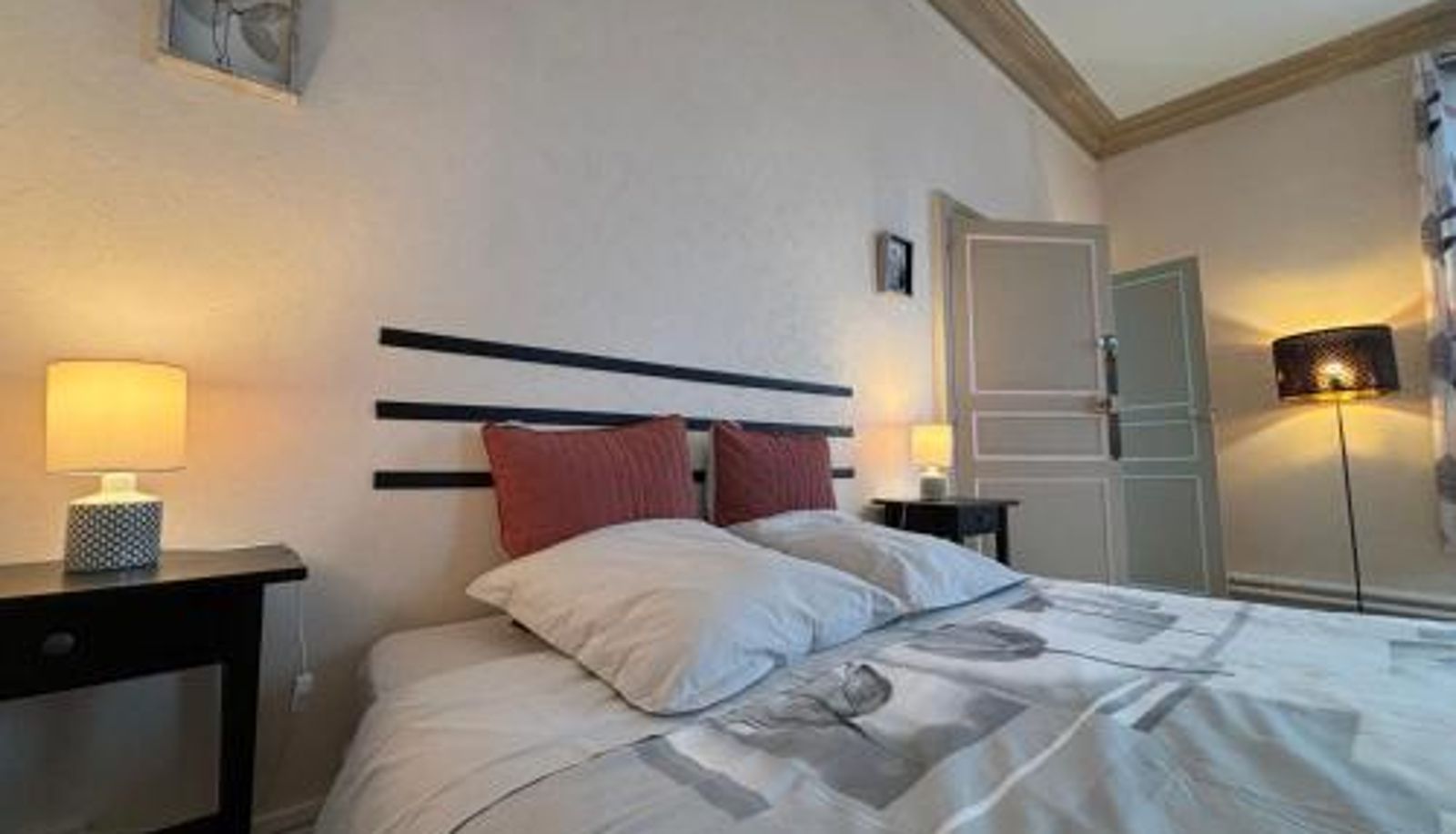 Camera standard - Chambres élégantes avec piscine et parking - FR-1-591-696