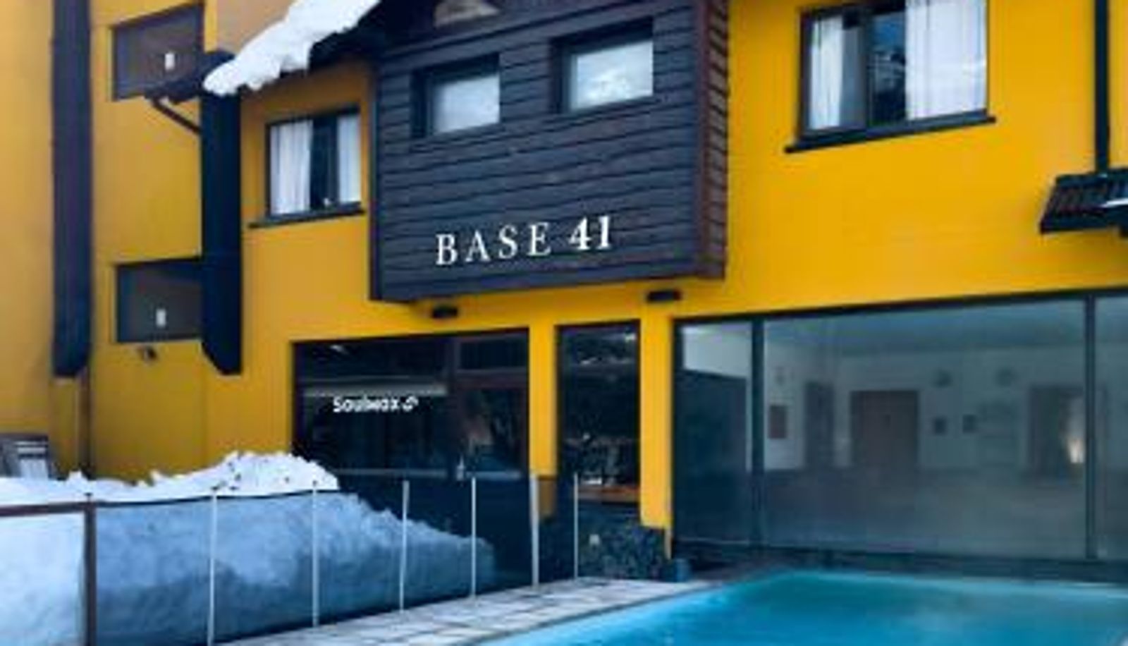 Pool - Las Rocas By Base 41