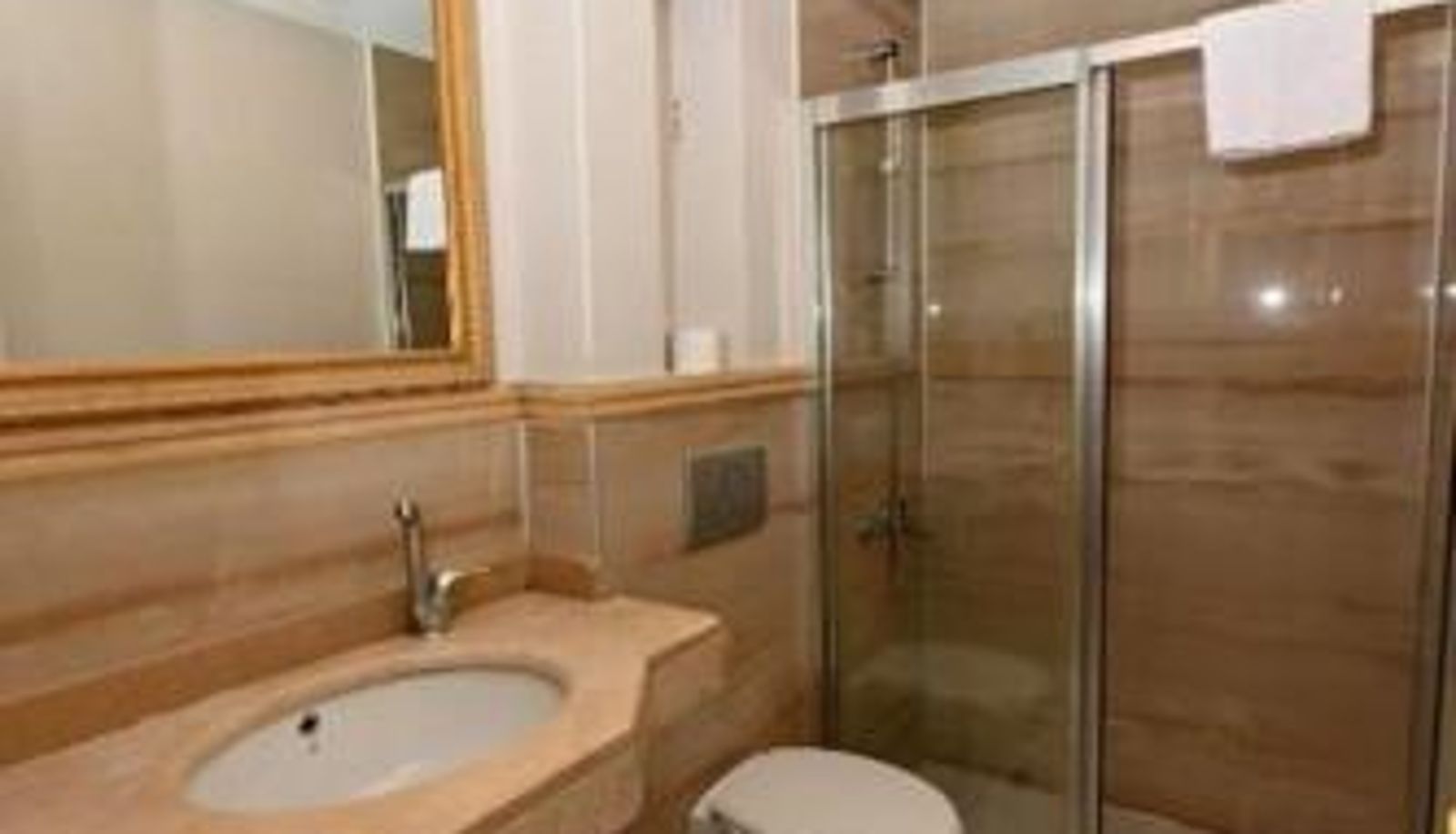 Dreibettzimmer - BlueAlbatros City Hotel