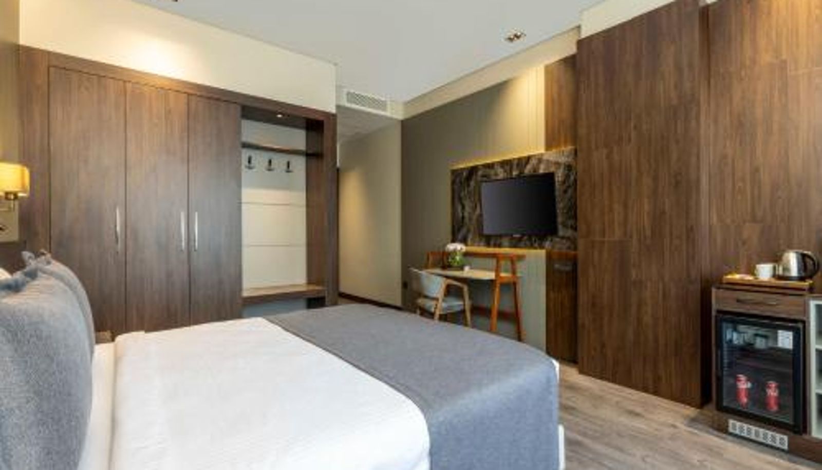 Apartment - Ezkar Bathonea Art İstanbul