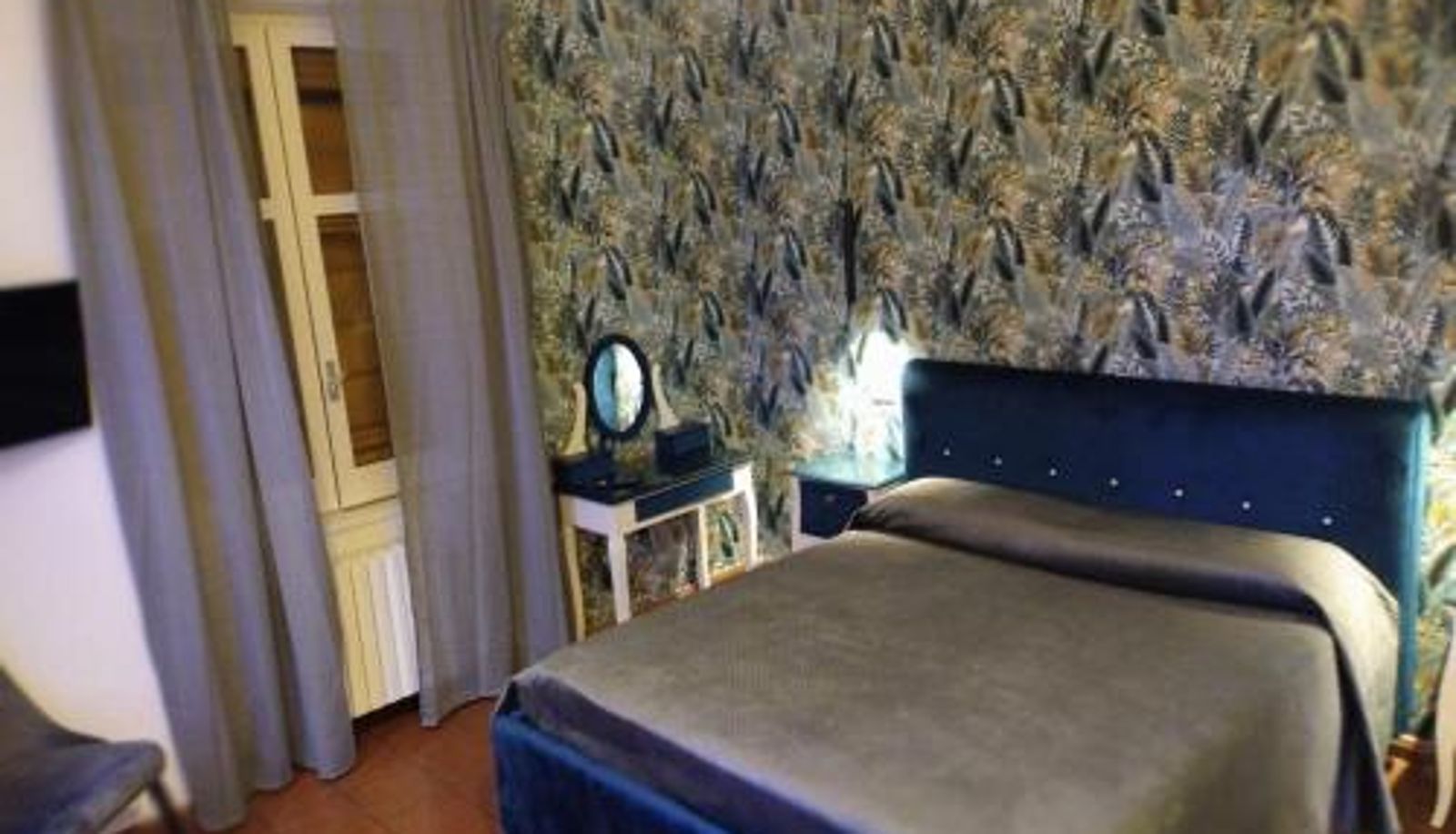 Standard room - Holding House -Close train station and port