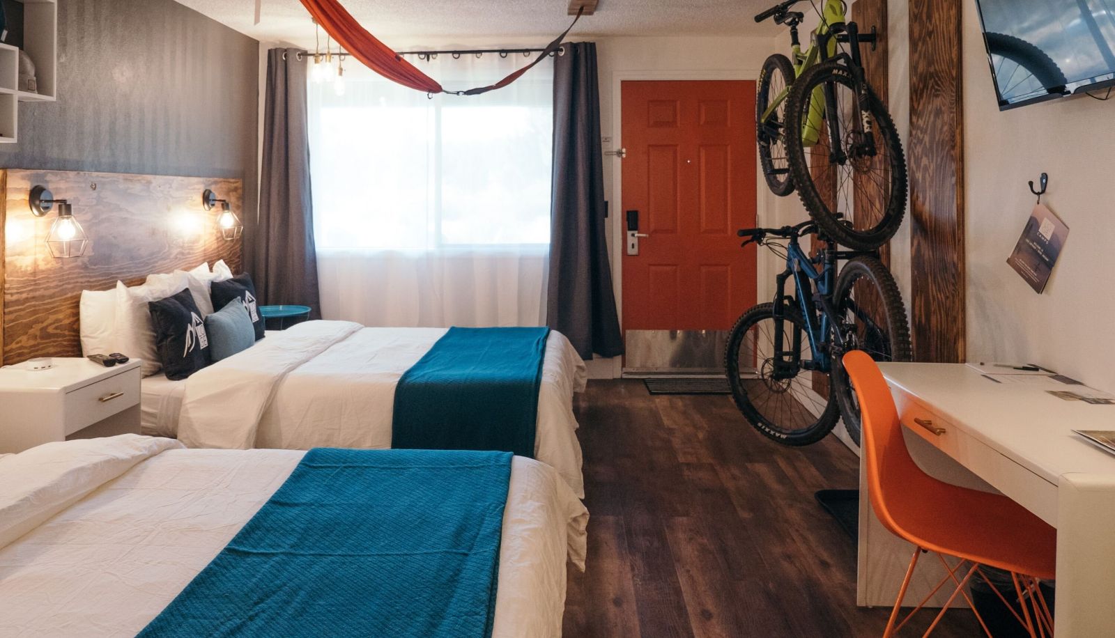 Camera - LOGE Camps Bend