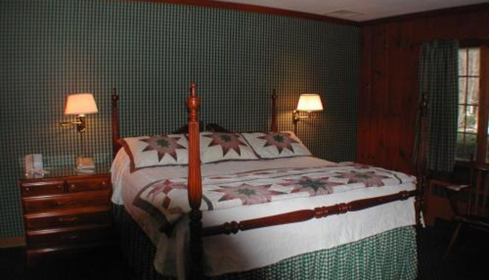 Info - The 1896 House Country Inn - Brookside & Pondside