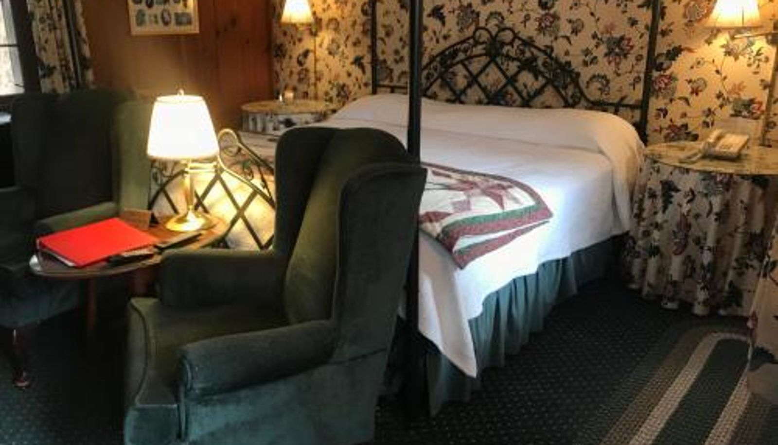 Info - The 1896 House Country Inn - Brookside & Pondside