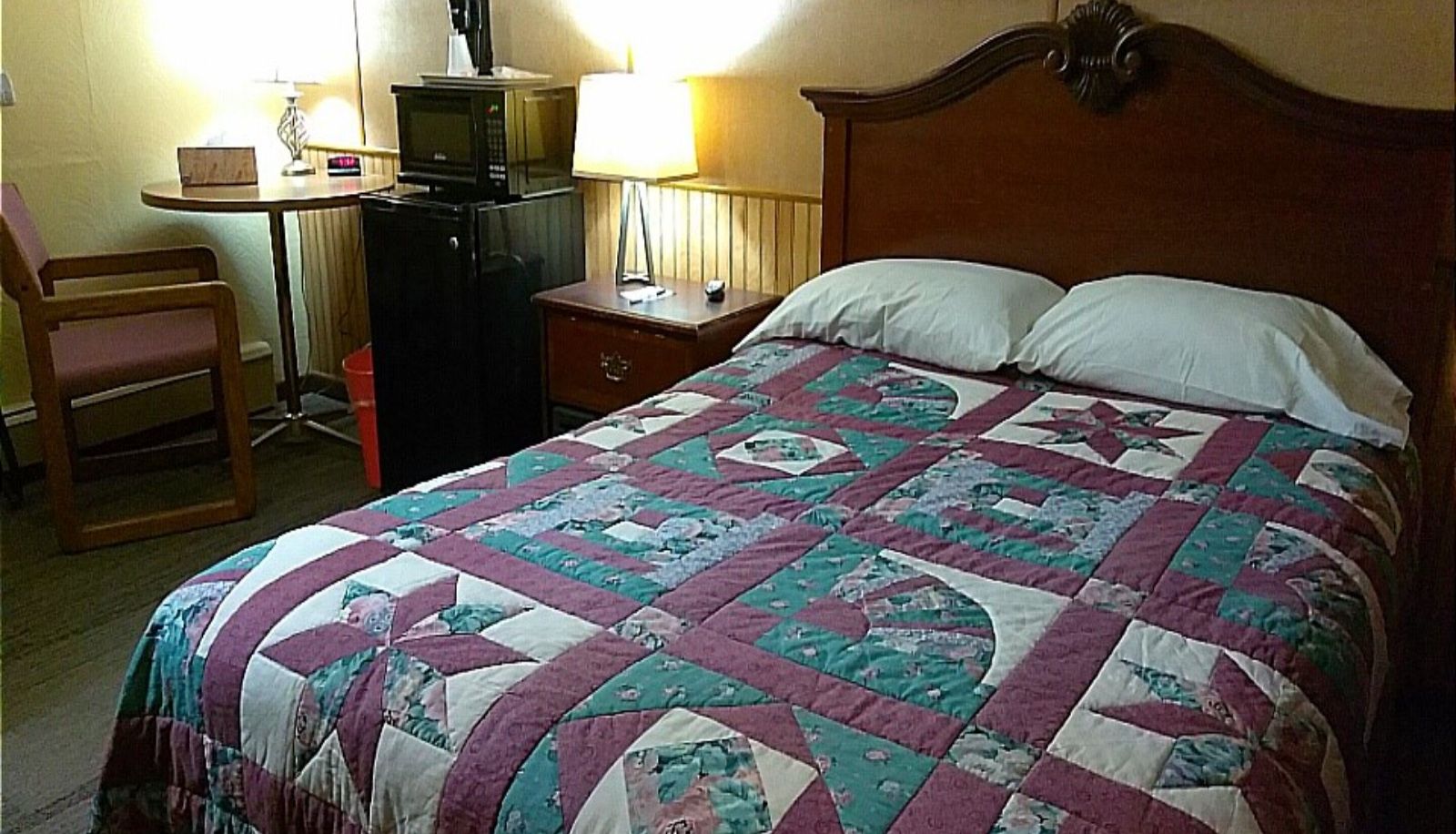 Room - Colonial Inn Extended Stay By